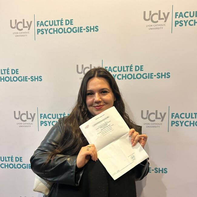 Babysitter in Marseille: Estelle