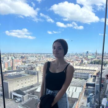 Babysitter in Saint-Laurent-du-Var: Coralie