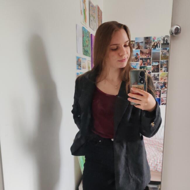 Babysitter in Saint-Clément-de-Rivière: Andréa
