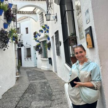 Babysitter in Beyoğlu: Mine