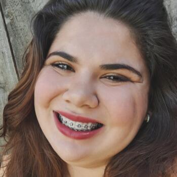 Babysitter in Pelotas: Mariana