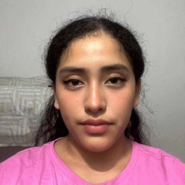 Babysitter in Barcelona: Ariana Jackeline Falen