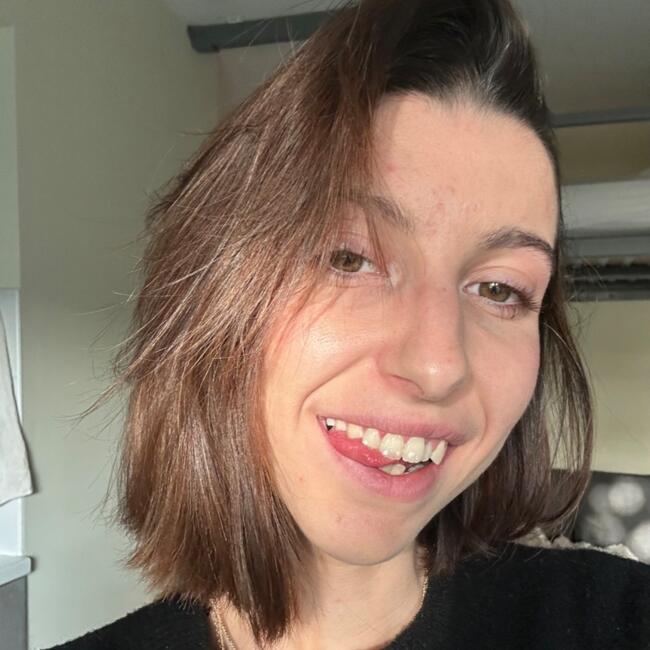 Babysitter in La Rochelle: Justine