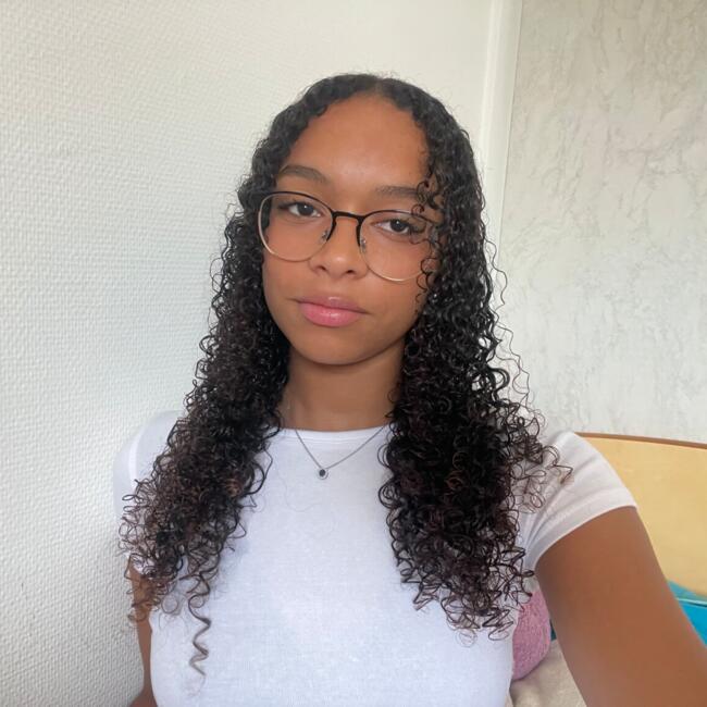 Babysitter in Poitiers: Thaïs