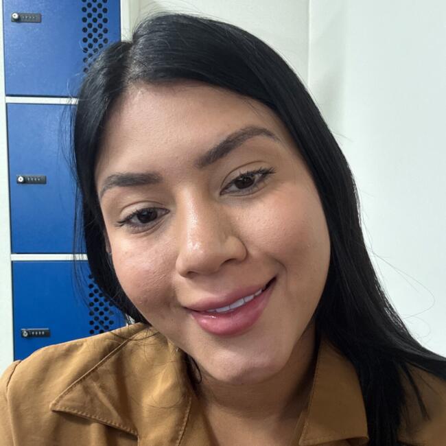 Emprego de babá em Manaus: Lara