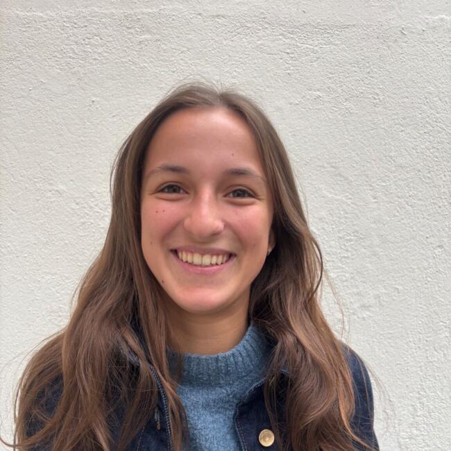 Babysitter in Buros: Anaïs