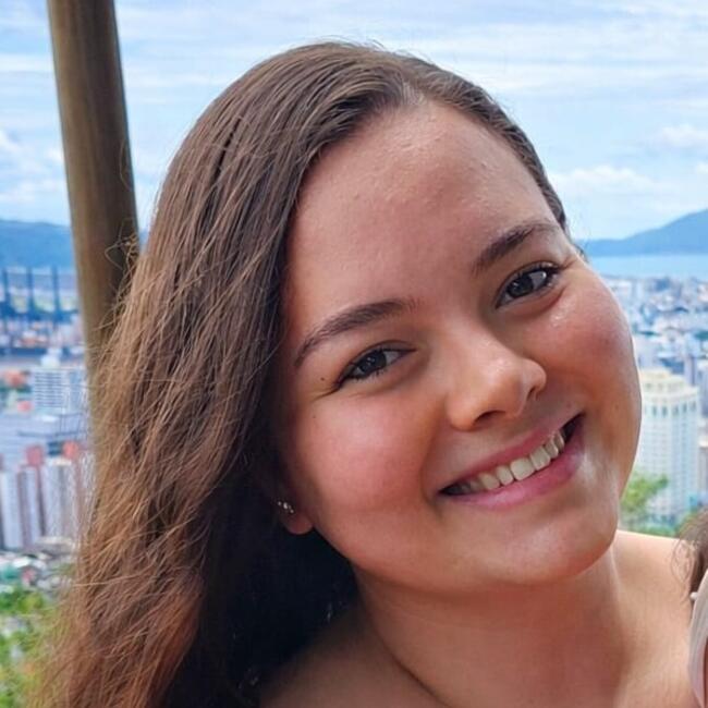 Babysitter in Pato Branco: Letícia