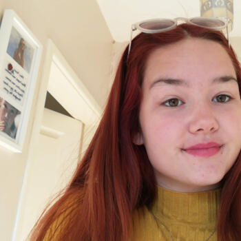 Babysitter in Newcastle-under-Lyme: Rachel