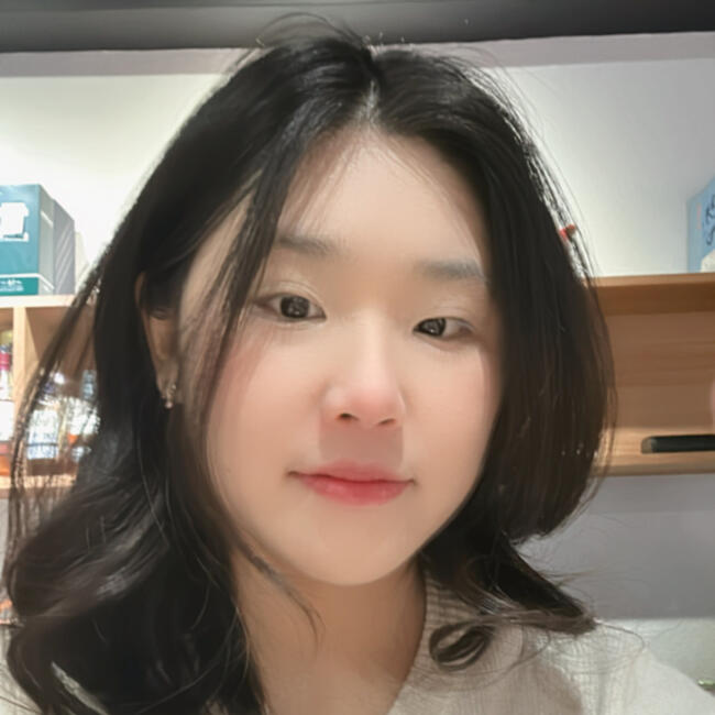 Babysitter in Singapore Island: Lili