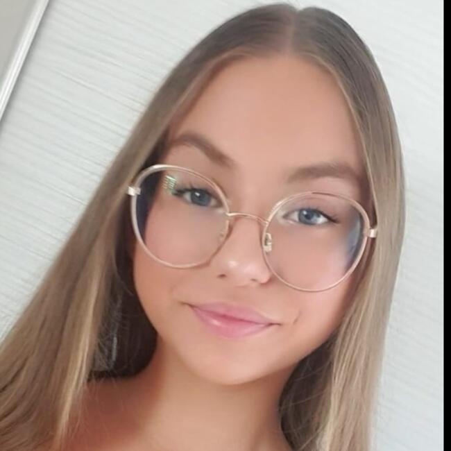 Babysitter in Fey VD: Kenza