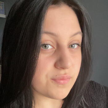 Babysitter in Meyzieux: Eva