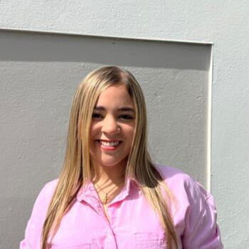 Babysitter Toa Baja: Nagelis