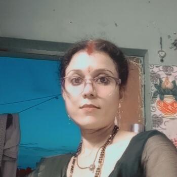 Babysitter Noida: Ganita