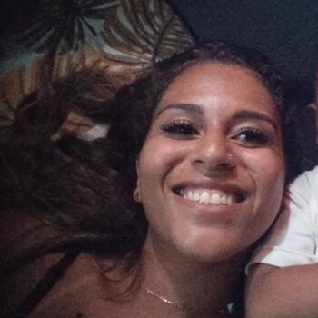Babysitter Niterói: Thay