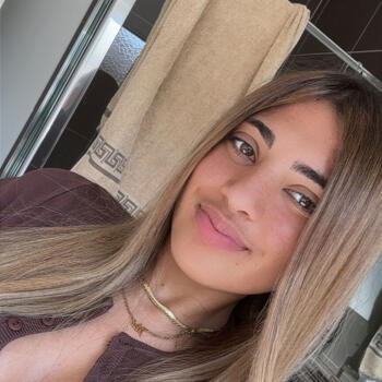 Babysitter in Melbourne: Mia