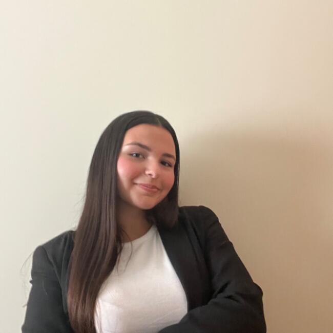 Babysitter in Lisbon: Lara