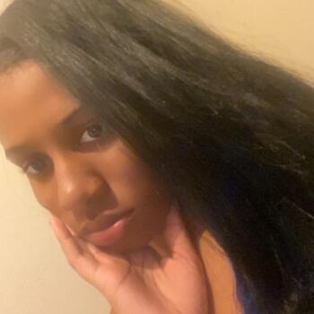 Babysitter in Clinton Hills: Gionnae