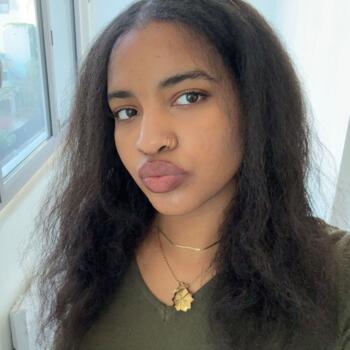 Babysitter in Paris: Khaty
