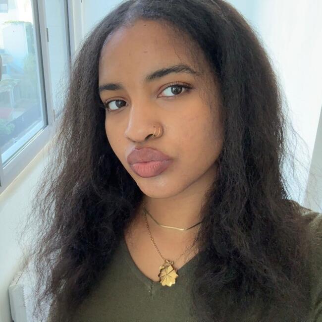 Babysitter in Paris: Khaty