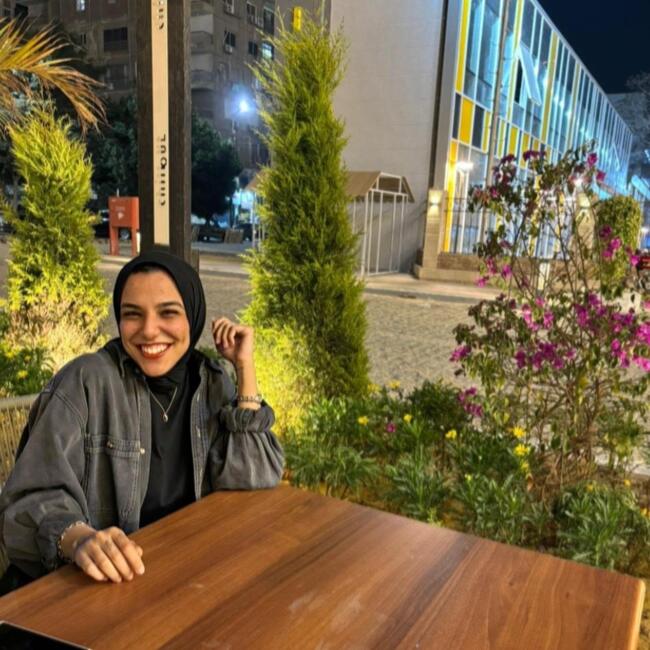 Babysitter in Cairo: Asmaa