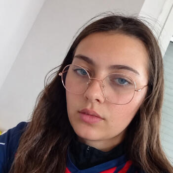 Babysitter in Agneaux: Louna
