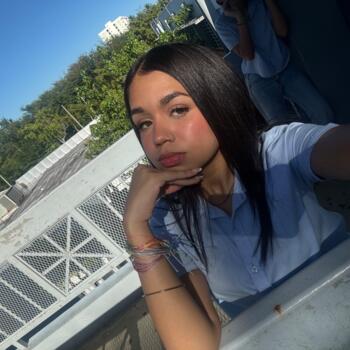 Niñera Dorado: Jaylanix