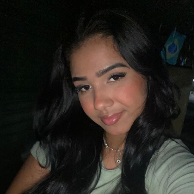 Babysitter in Mesquita: Yasmin