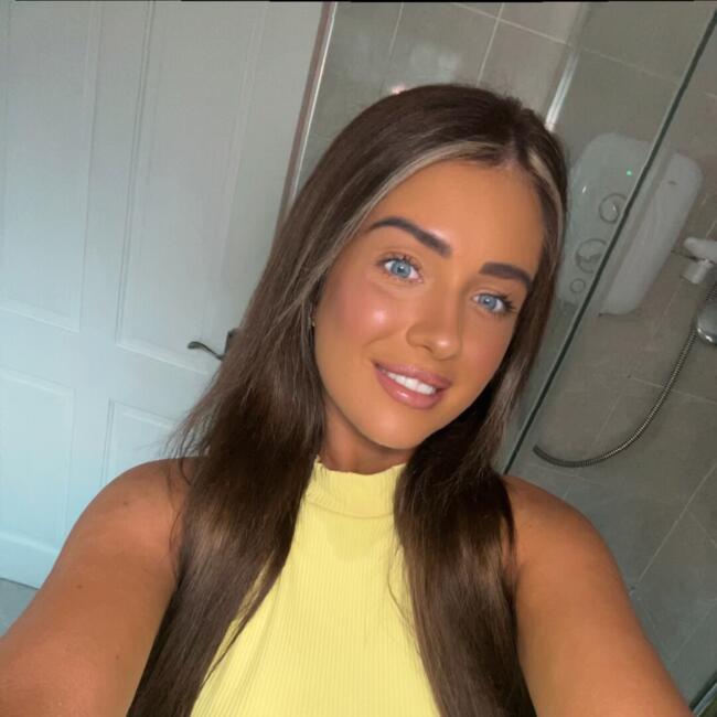 Babysitter in Cork: Laura