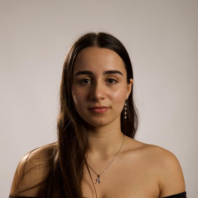 Babysitter in Almada: Iara Filipa 