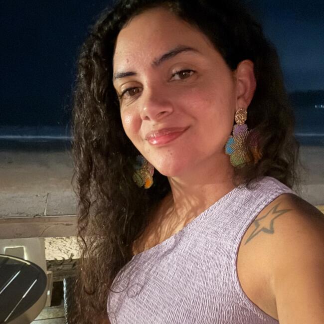 Babysitting job in Miraflores District: Ivonne