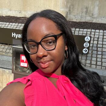 Babysitter in Hyattsville: Kierra