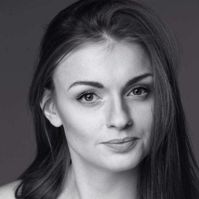 Trabalho de babysitting em Cascais: Olha