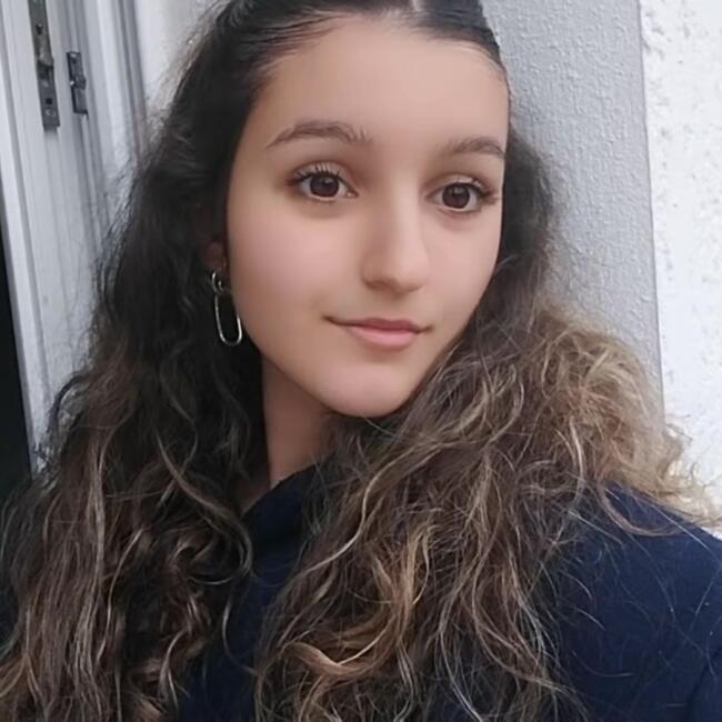 Baby-sitter à Grans: Sophie
