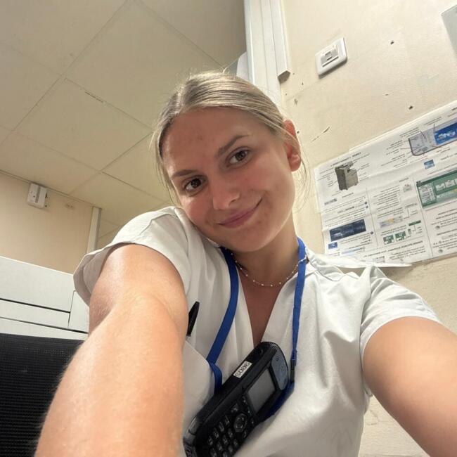 Babysitter in Fontainebleau: Camille