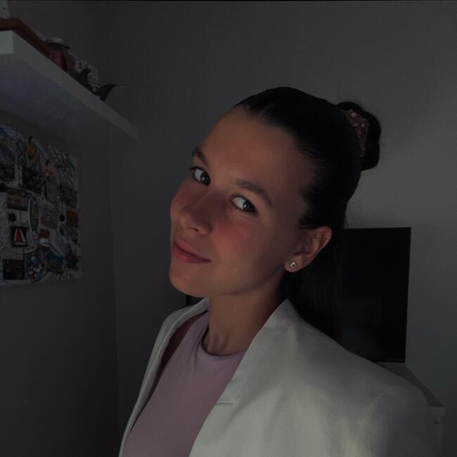 Babysitter in Nîmes: Déborah