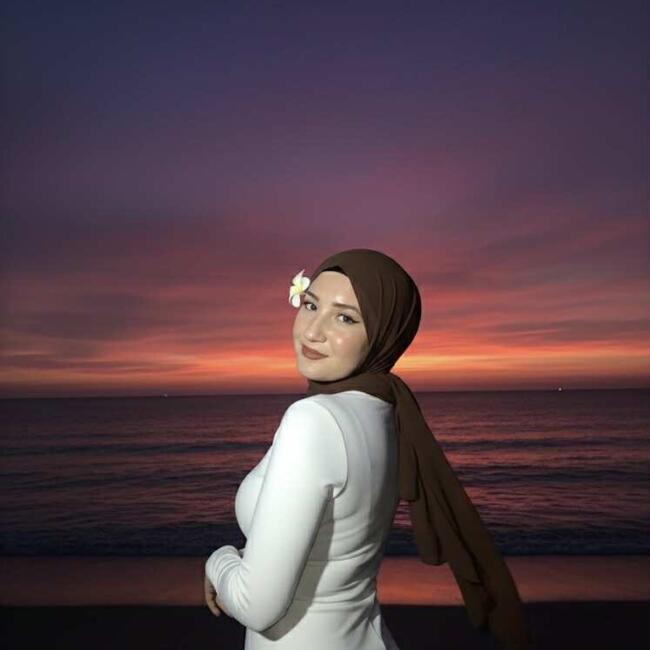 Babysitter in Antibes: Rania