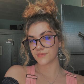 Babysitter in Janesville: Olivia