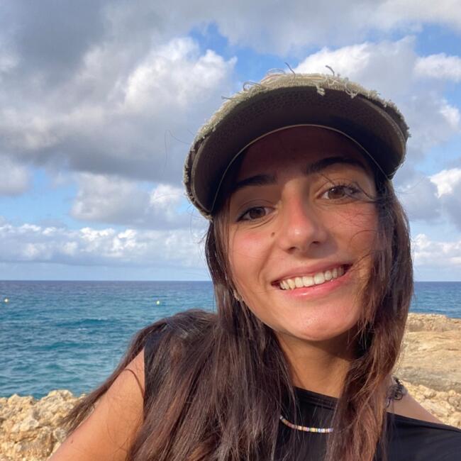 Babysitter in Juillan: Emmie