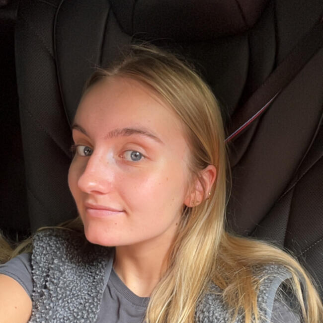 Babysitter in Waterloo: Lisa