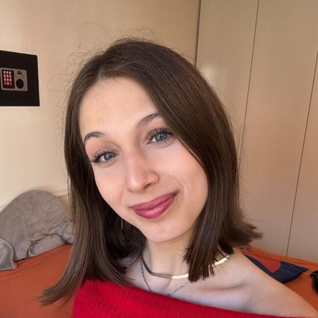 Babysitter in Rome: Sara