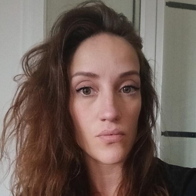 Job de garde d'enfants à Saint-Yrieix-sur-Charente: Dorothee