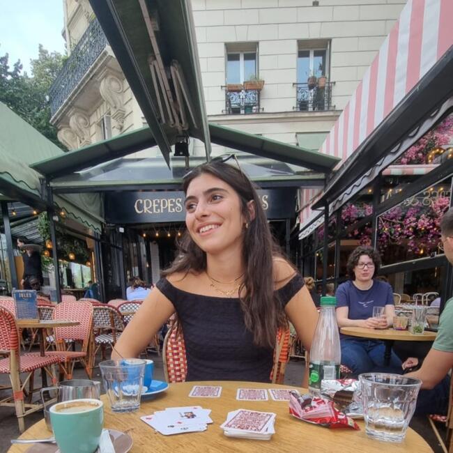 Babysitter in Paris: Luna