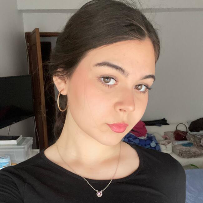 Babysitter in Almada: Leticia