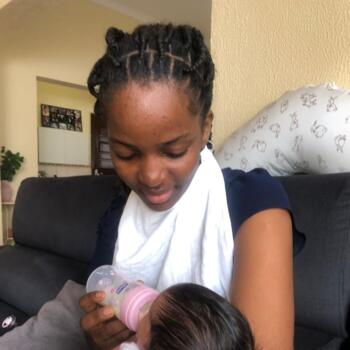 Babysitter in Amadora: Nara