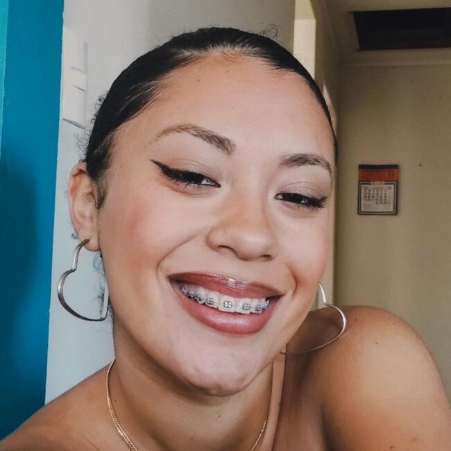 Babá em Fazenda Rio Grande: Letícia