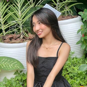 Babysitter in Singapore Island: Win