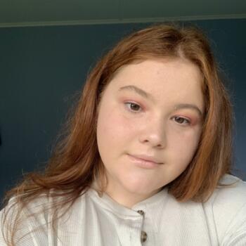 Babysitter in Whanganui: Chloe