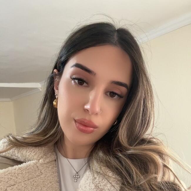 Babysitter στην περιοχή Άγιος Ιωάννης Ρέντης: Χριστιανα 