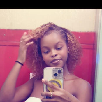 Babysitter em Sintra: Ariana