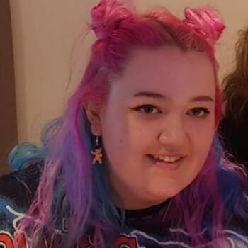 Babysitter in Glasgow: Naomi